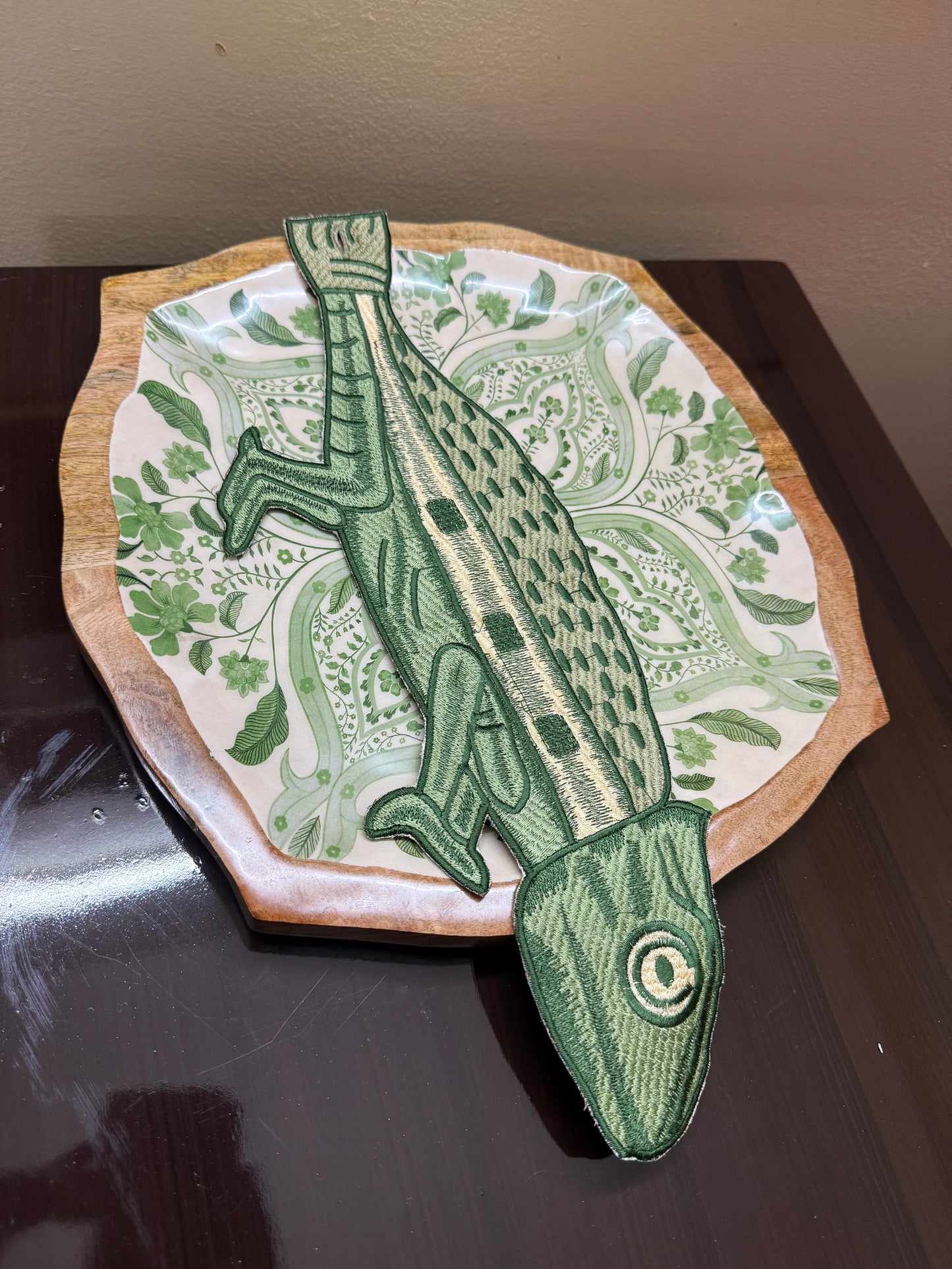 Embroidered Gecko tie