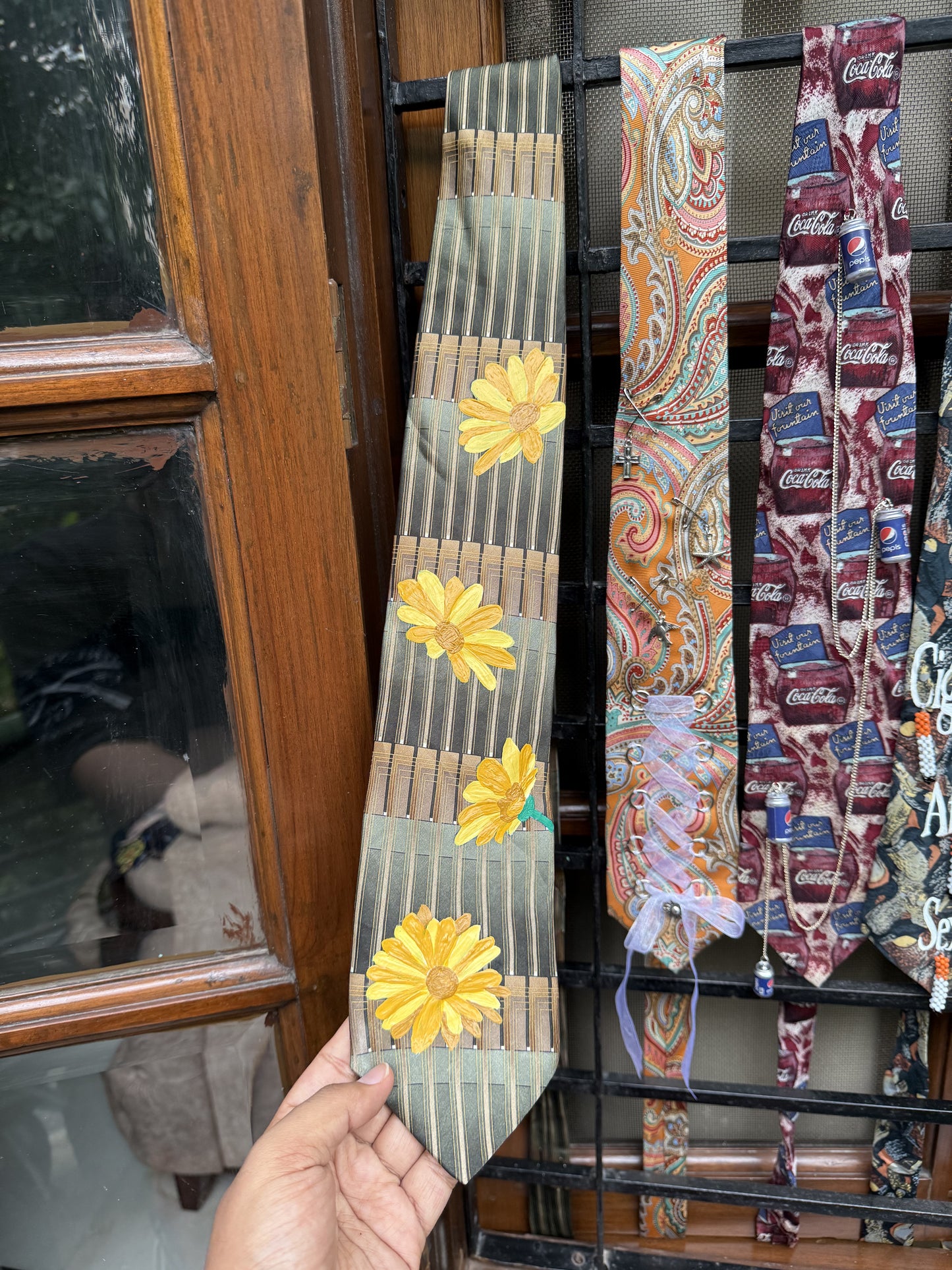 Linea Uomo Handpainted Sunflower vintage silk tie