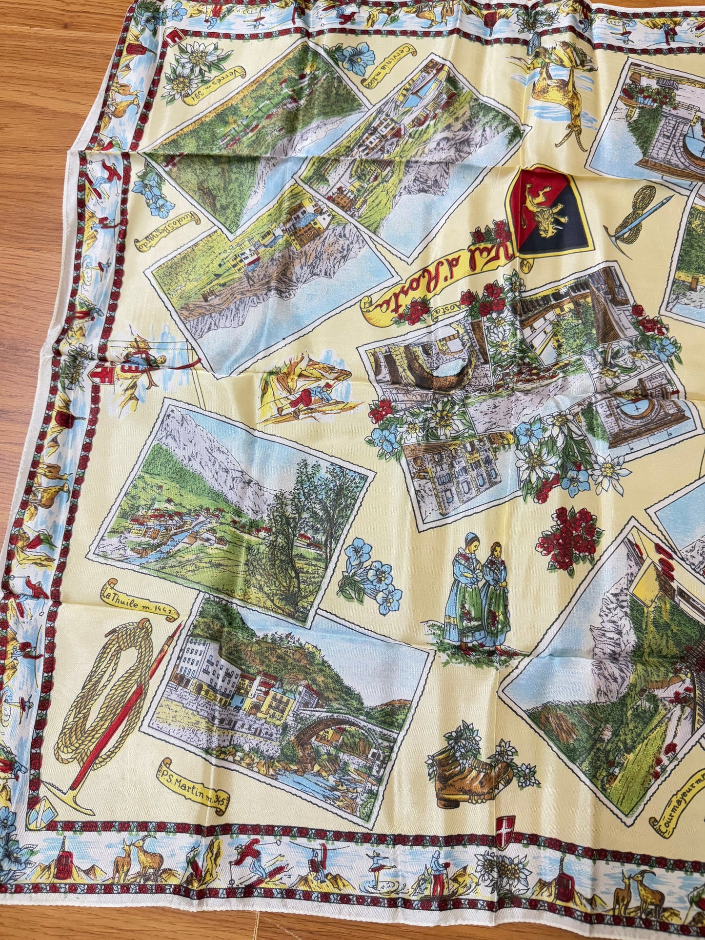 Val d’ Aosta vintage  scarves