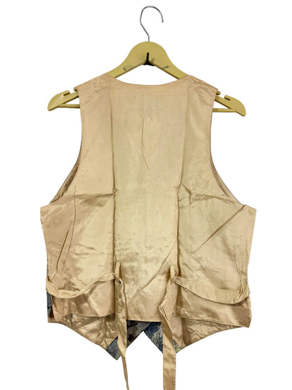 Facts Vest