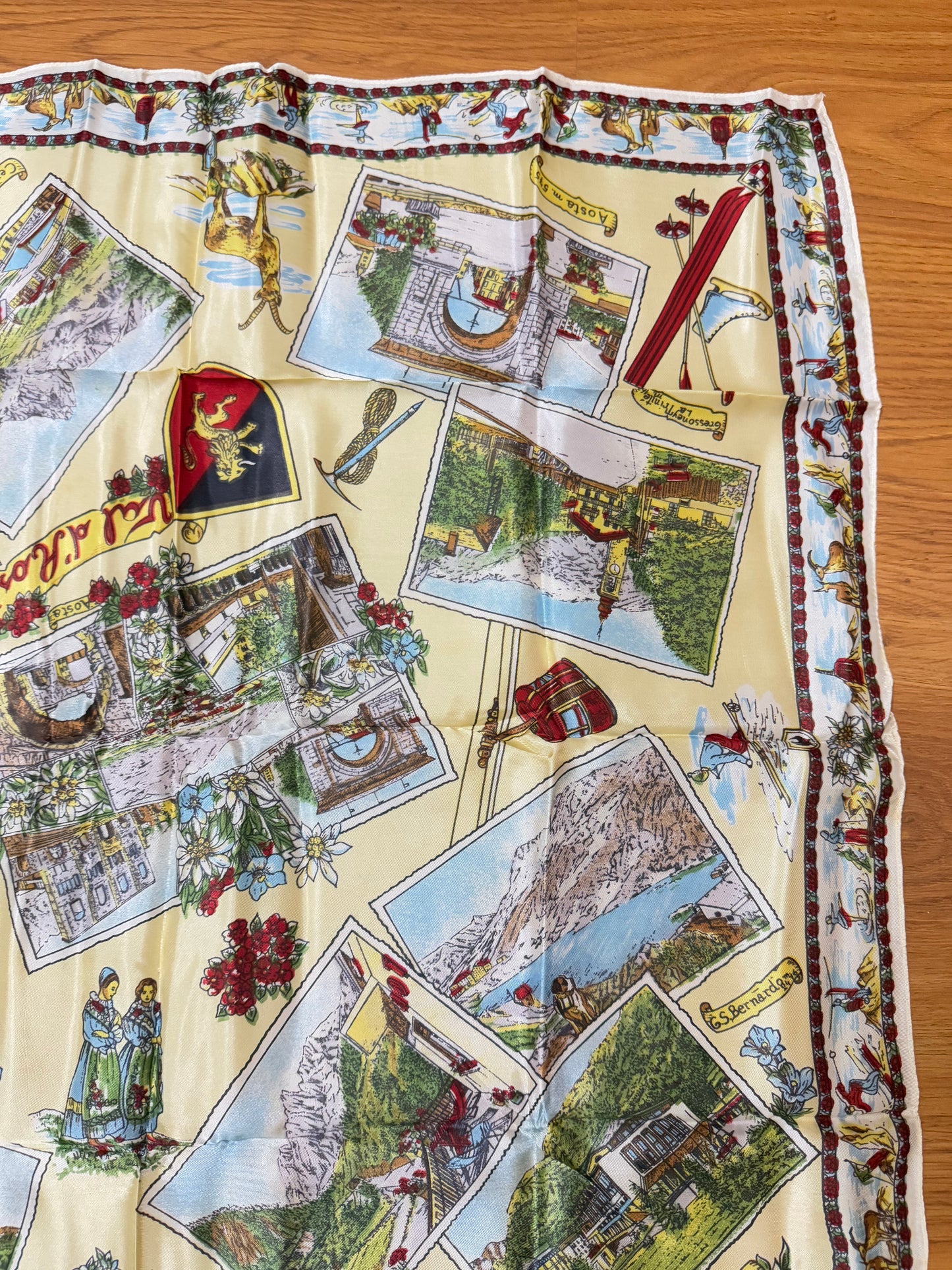 Val d’ Aosta vintage  scarves