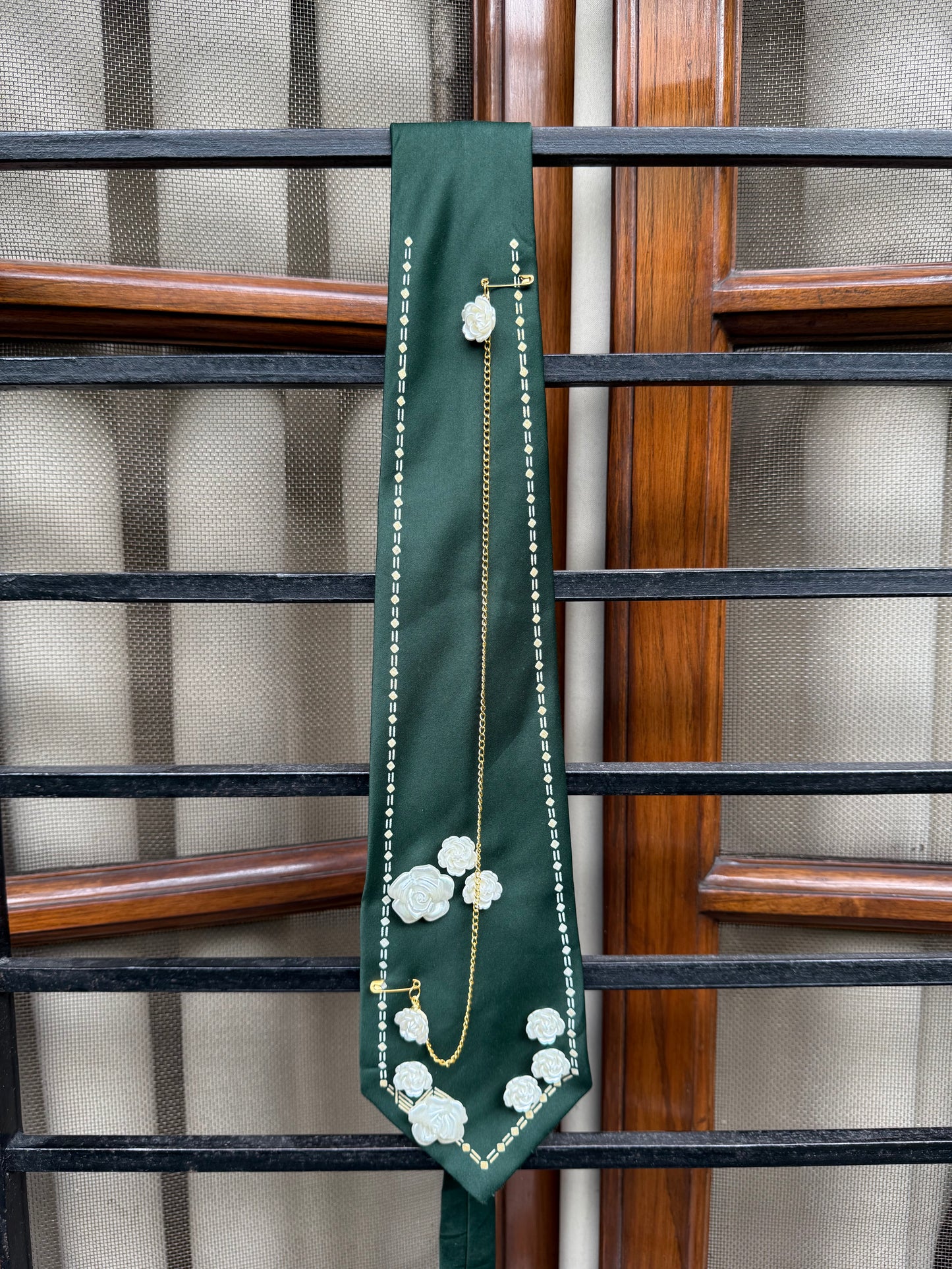 Charm Roses with Golden chain handmade Vintage Silk Tie