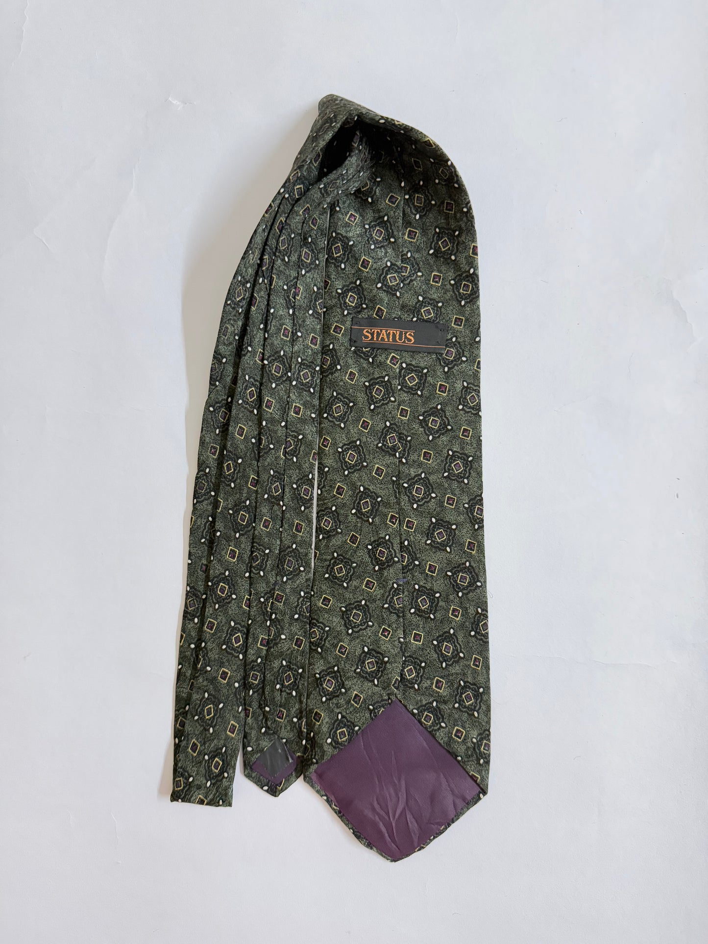 Status Vintage silk tie