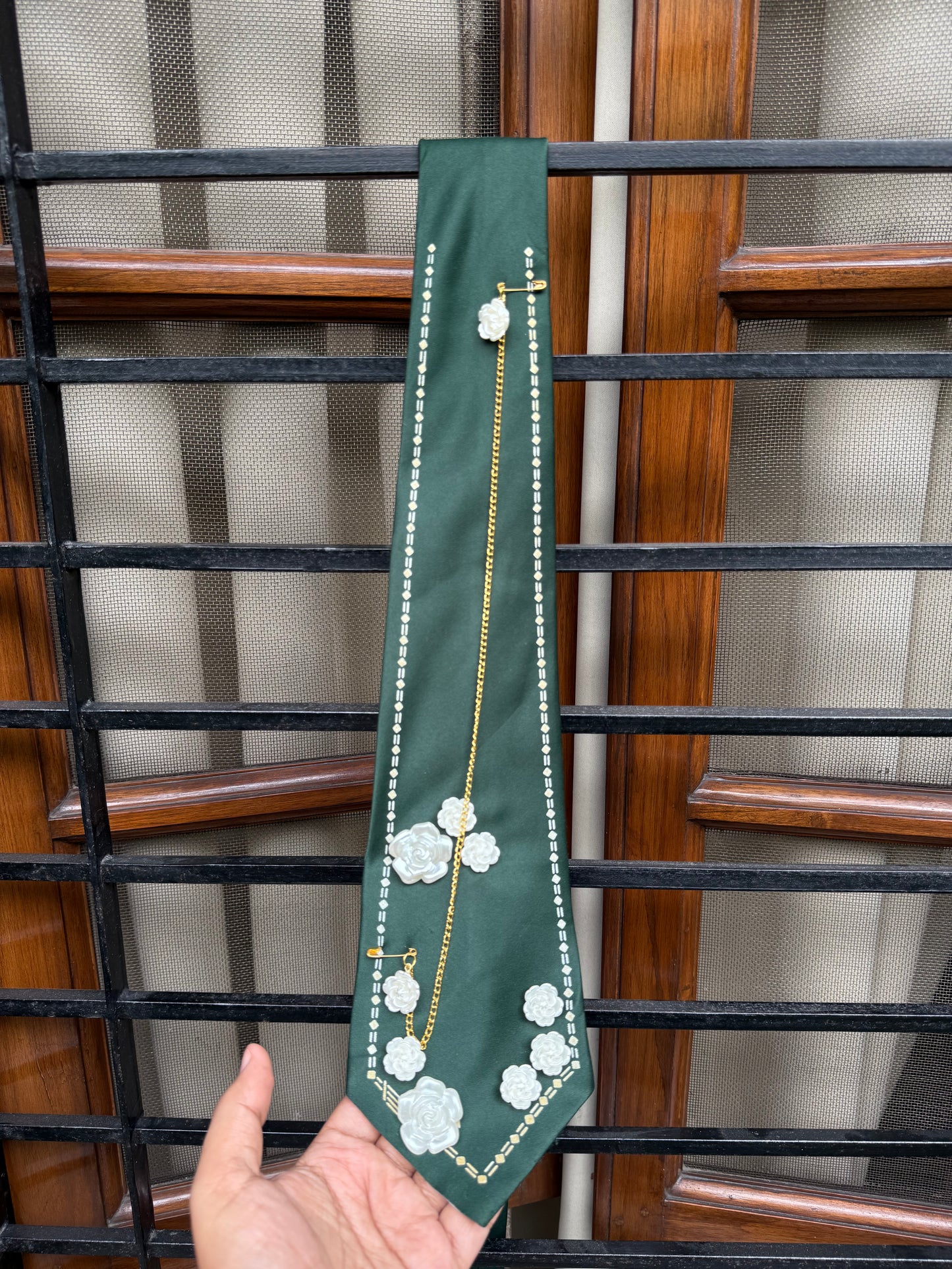 Charm Roses with Golden chain handmade Vintage Silk Tie