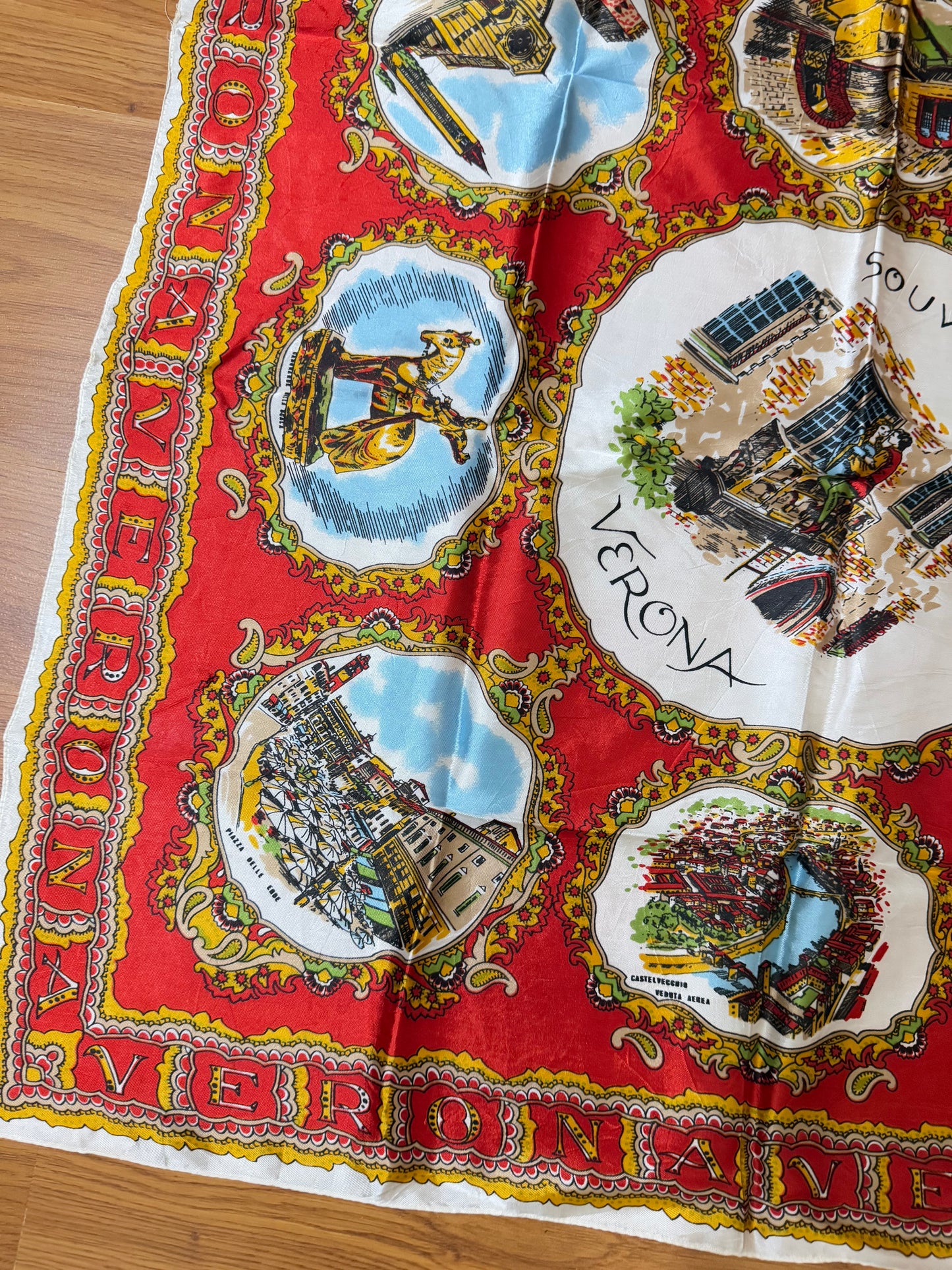Souvenir Di Verona vintage  scarves