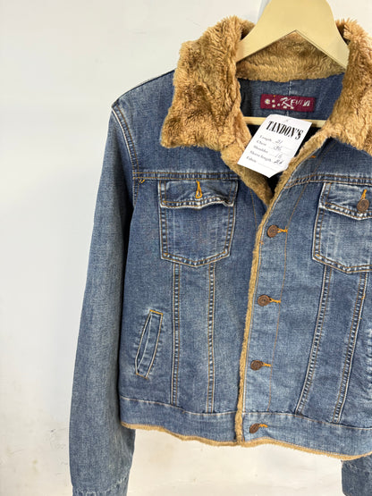 Emi  Denim Jacket whit. Fur collar