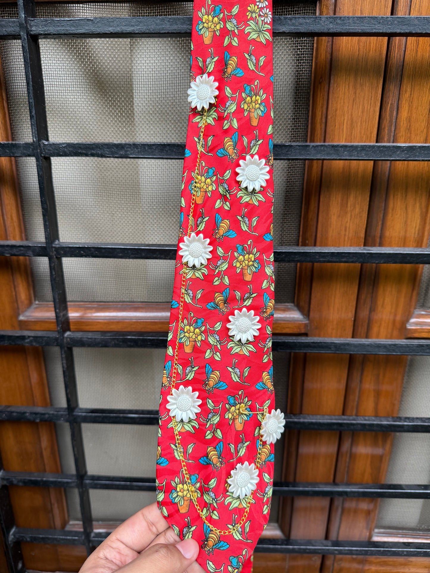 Charm Roses with Golden chain handmade Vintage Silk Tie