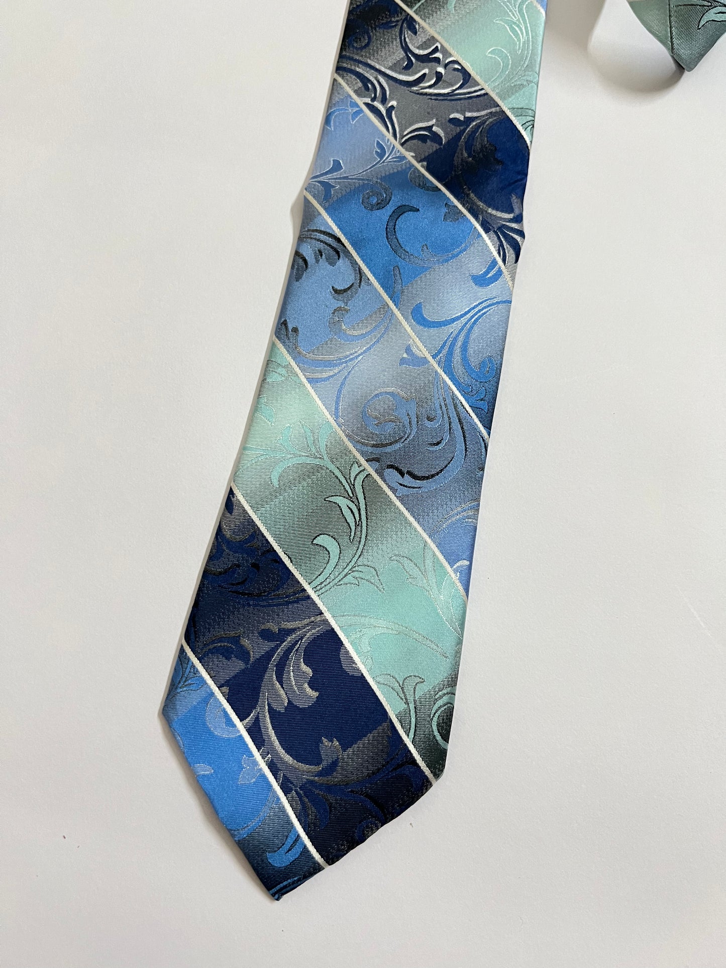 VanHeusen vintage satin tie