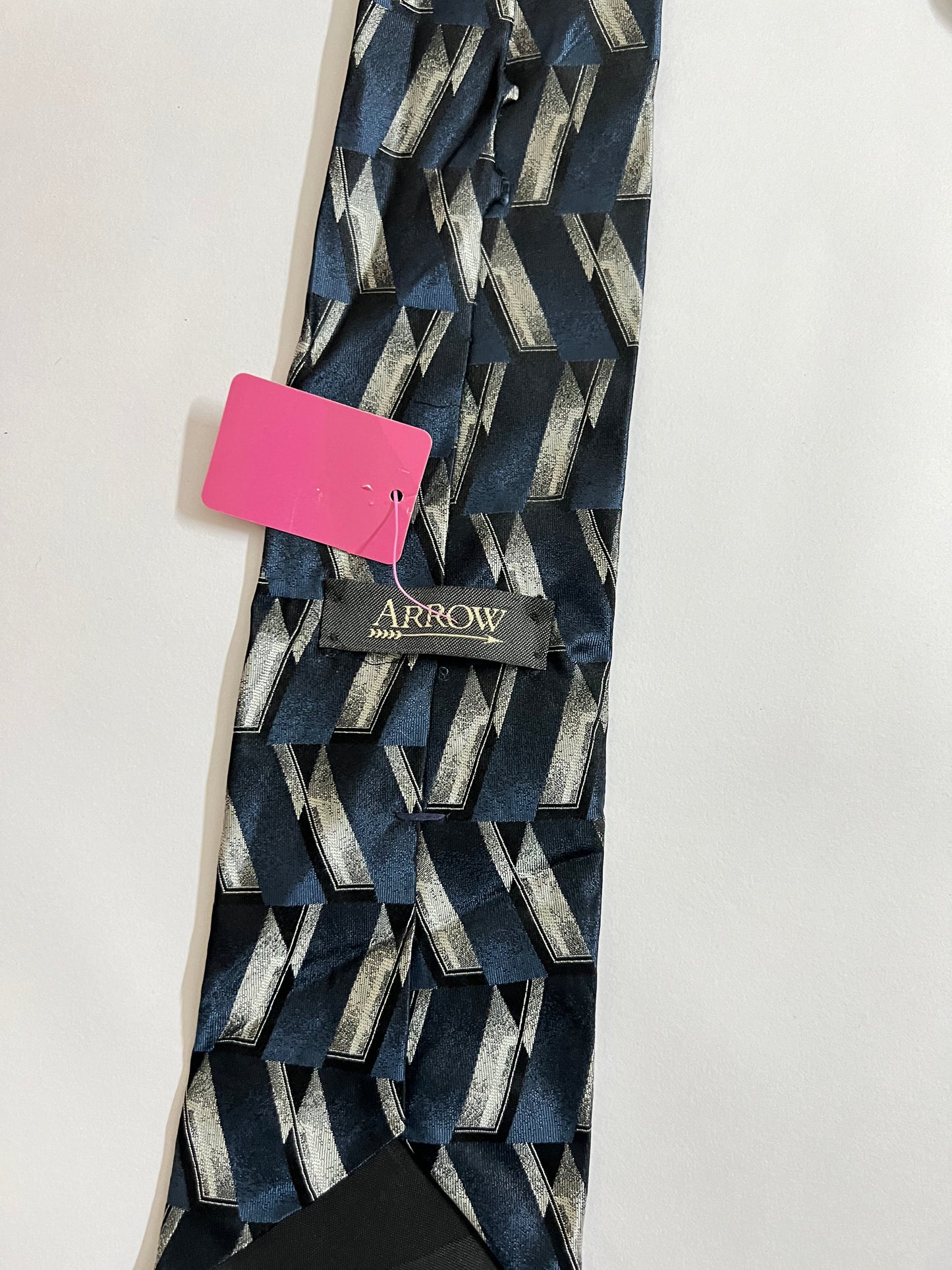 Aorrow vintage silk tie