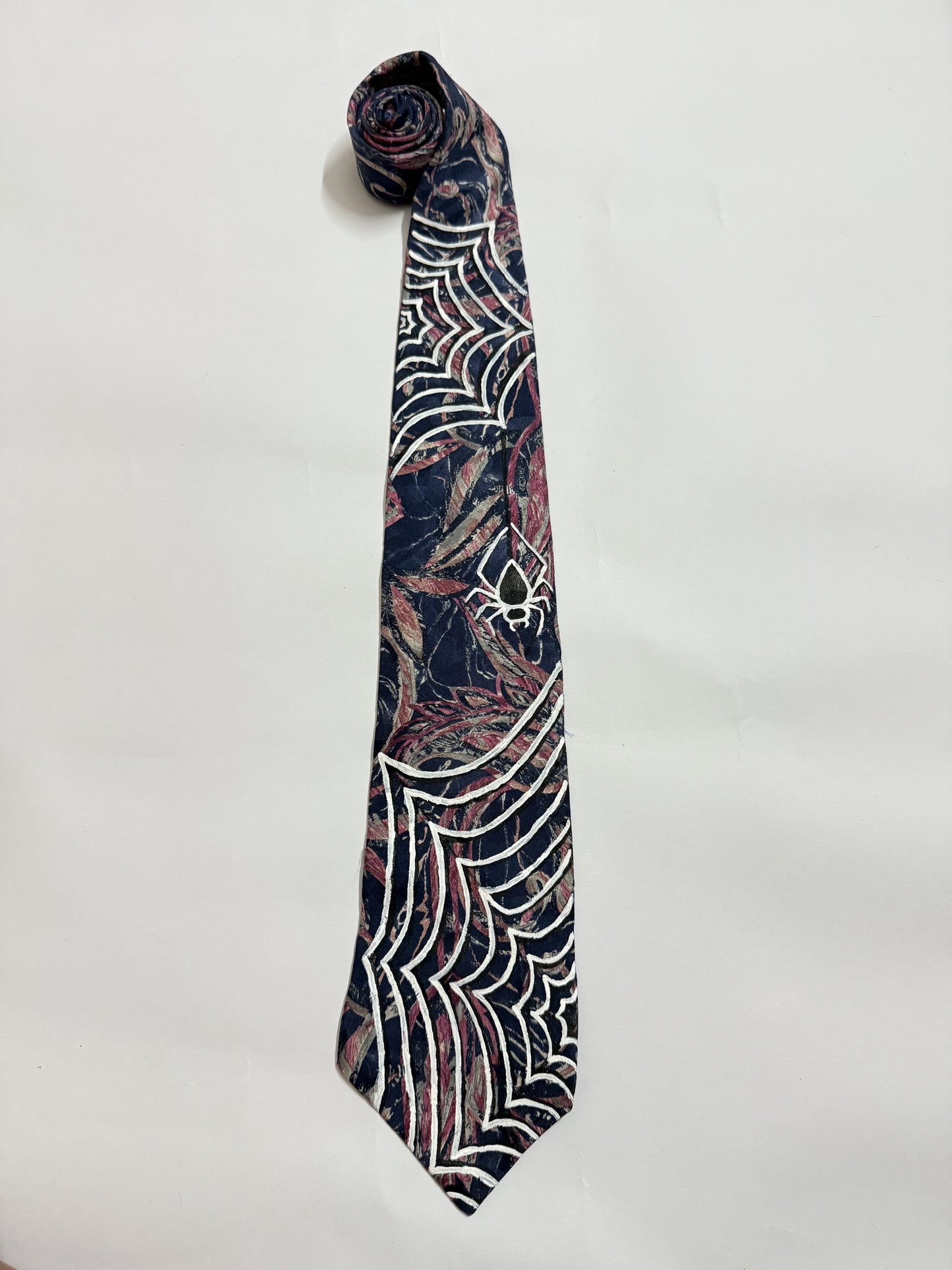 Oscardela Ranta Handpainted Spider silk tie